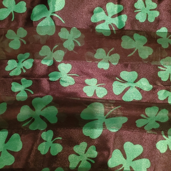 Lot of 3 Notre Dame Irish Women's shamrock scarf accessory - Picture 2 of 5